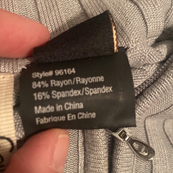 ski sweater Obermeyer size XL runs small never worn - Picture 6 of 6